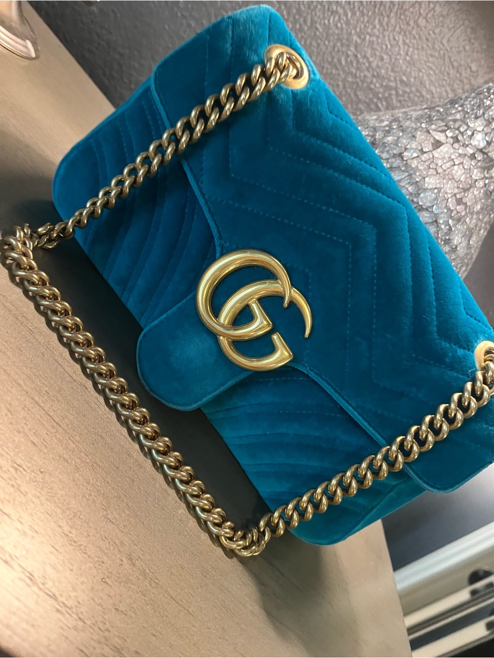 Gucci Teal Velvet Shoulder Bag with Gold Double G Chain - Picture 3 of 12